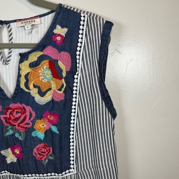 Andree by Unit Railroad Stripe Short Sleeve Tunic with Embroidered Florals Large - Picture 4 of 14